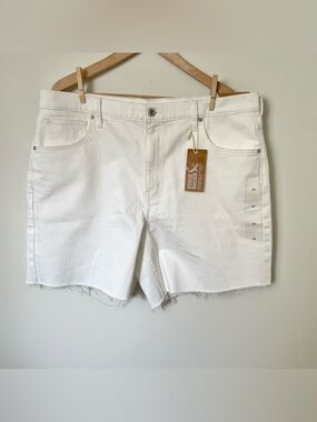Eddie Bauer Authentic Voyager White Denim Jean Short High Waisted Size 18 NWT